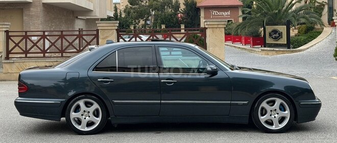 Mercedes E 320 2001, 345,000 km - 3.2 l - Bakı