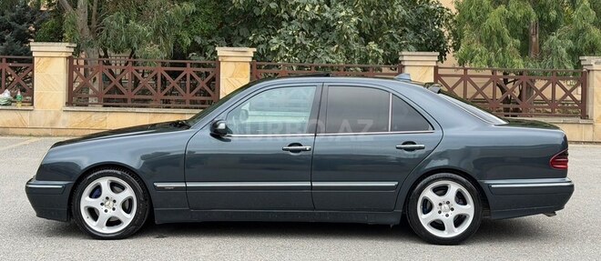 Mercedes E 320 2001, 345,000 km - 3.2 l - Bakı