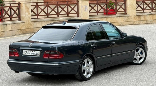 Mercedes E 320 2001, 345,000 km - 3.2 l - Bakı