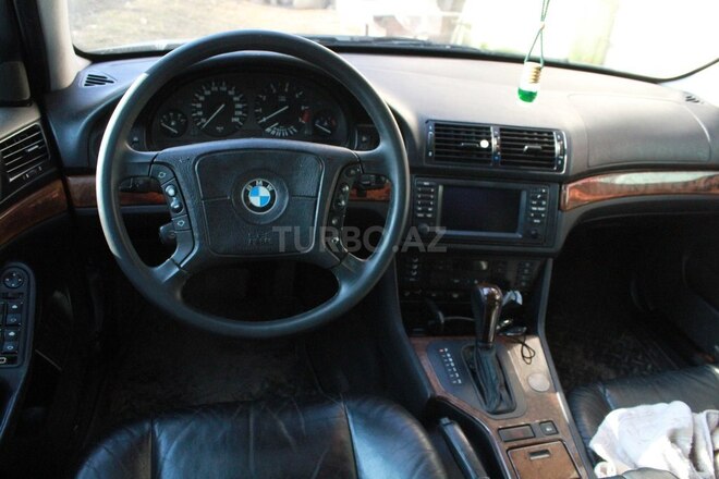 BMW 528 1996, 300,000 km - 2.8 л - Tovuz
