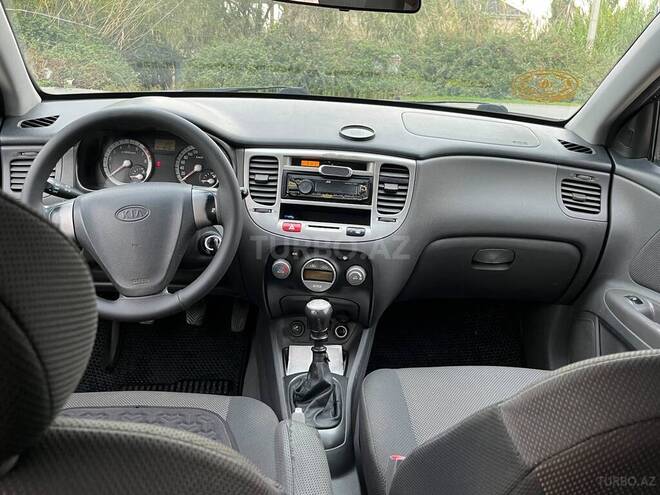 Kia Rio 2006, 320,000 km - 1.4 л - Yevlax