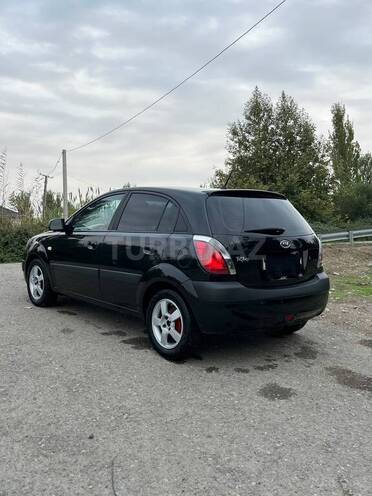 Kia Rio 2006, 320,000 km - 1.4 л - Yevlax