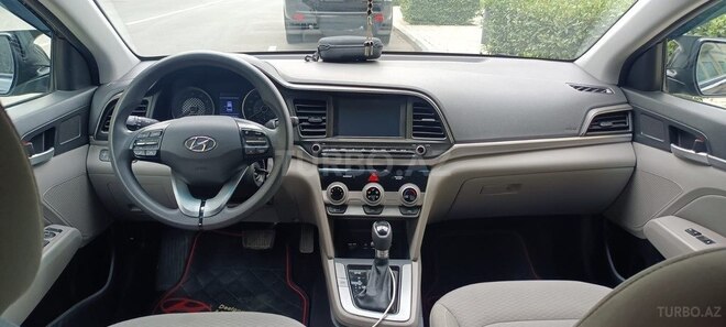 Hyundai Elantra 2019, 207,715 km - 2.0 l - Bakı