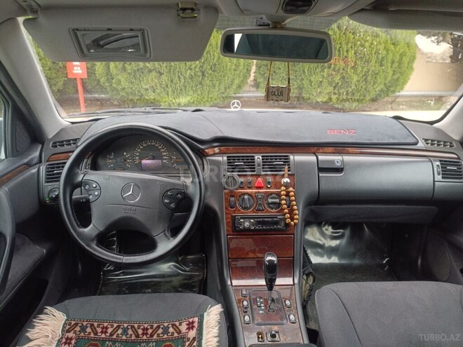 Mercedes E 320 2000, 533,000 km - 3.2 л - Siyəzən