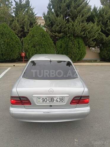 Mercedes E 320 2000, 533,000 km - 3.2 л - Siyəzən