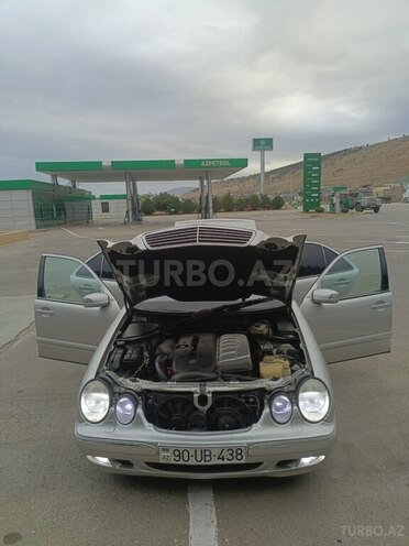Mercedes E 320 2000, 533,000 km - 3.2 л - Siyəzən