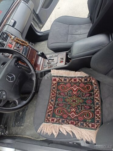 Mercedes E 320 2000, 533,000 km - 3.2 л - Siyəzən