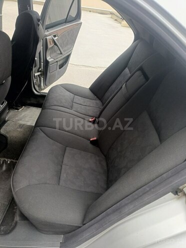 Mercedes E 320 2000, 533,000 km - 3.2 л - Siyəzən