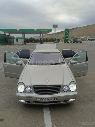 Mercedes E 320 2000, 533,000 km - 3.2 л - Siyəzən