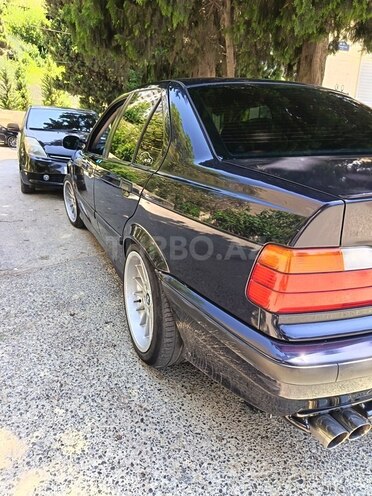 BMW 325 1992, 237,000 km - 2.5 л - Bakı