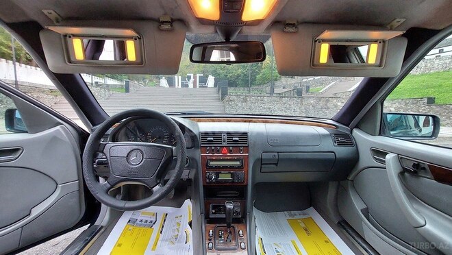Mercedes C 240 2000, 316,000 km - 2.4 l - Şəki