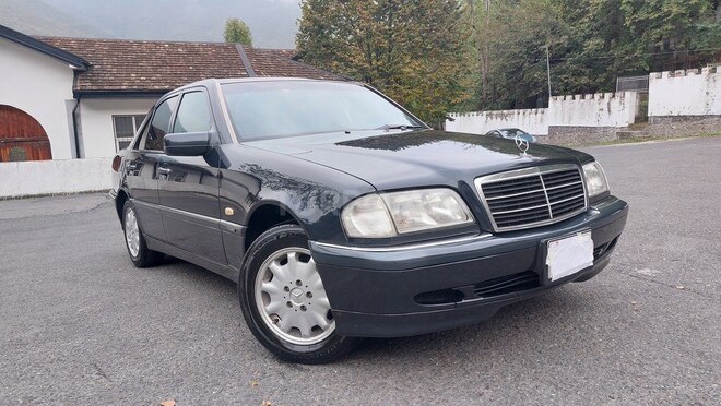 Mercedes C 240 2000, 316,000 km - 2.4 l - Şəki