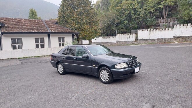 Mercedes C 240 2000, 316,000 km - 2.4 l - Şəki