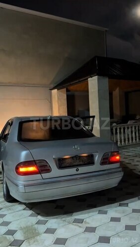Mercedes E 220 2001, 400,000 km - 2.2 l - Bakı