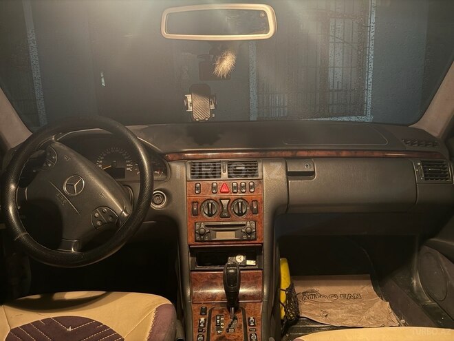 Mercedes E 220 2001, 400,000 km - 2.2 l - Bakı