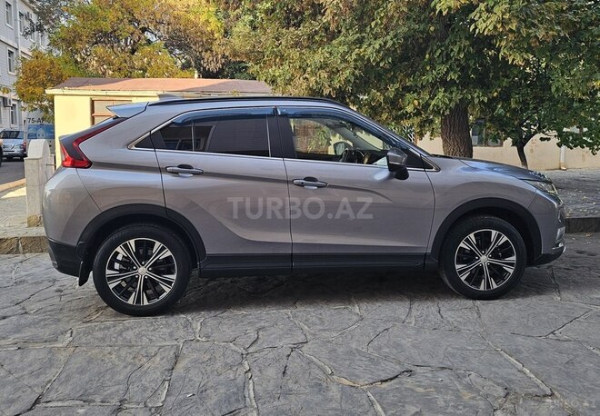 Mitsubishi Eclipse Cross 2018, 168,000 km - 2.0 л - Naxçıvan