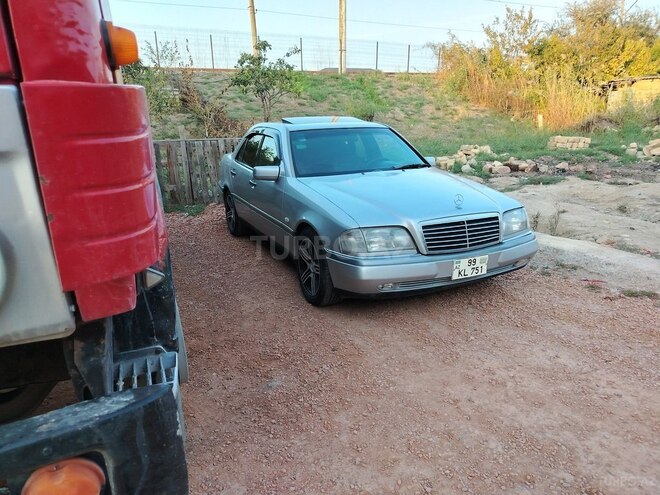 Mercedes C 220 1996, 320,000 km - 2.2 l - Sumqayıt