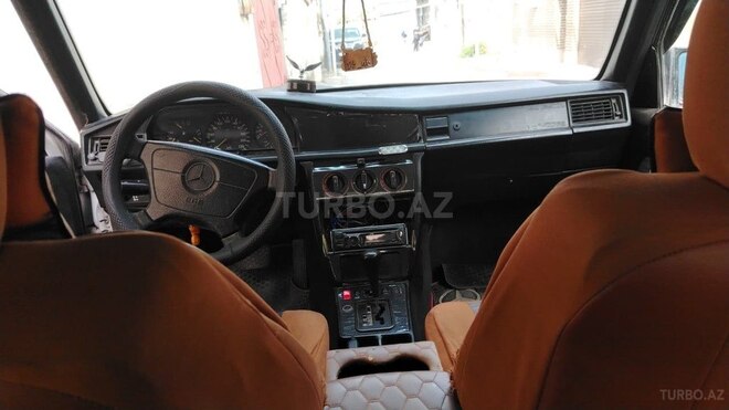 Mercedes 190 1992, 270,654 km - 2.0 л - Sumqayıt