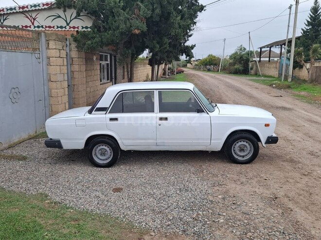 LADA (VAZ) 2107 2005, 318,261 km - 1.6 л - Saatlı