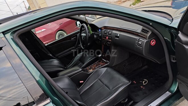 Mercedes E 280 2000, 238,515 km - 2.8 l - Sumqayıt