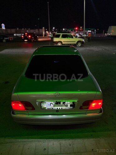Mercedes E 200 1997, 445,828 km - 2.0 l - Bakı