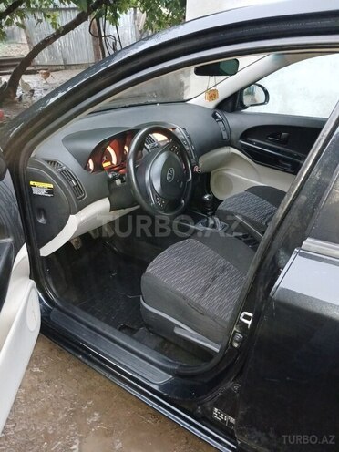 Kia  2009, 176,400 km - 1.4 l - Quba