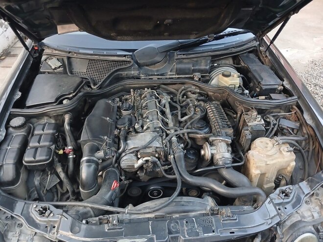 Mercedes E 220 1999, 555,000 km - 2.2 l - Bakı
