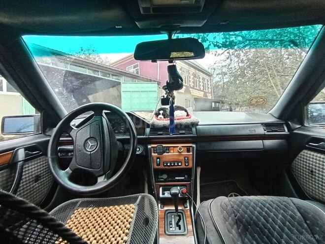 Mercedes E 200 1993, 600,000 km - 2.0 л - Gədəbəy