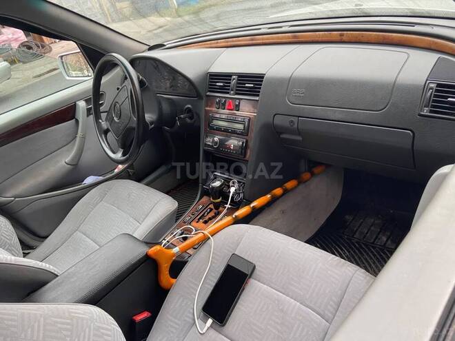 Mercedes C 240 1999, 360,000 km - 2.4 л - Zaqatala