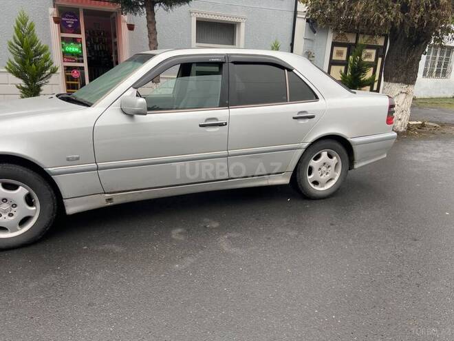 Mercedes C 240 1999, 360,000 km - 2.4 л - Zaqatala
