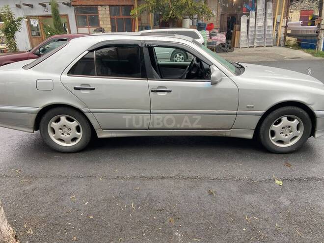 Mercedes C 240 1999, 360,000 km - 2.4 л - Zaqatala