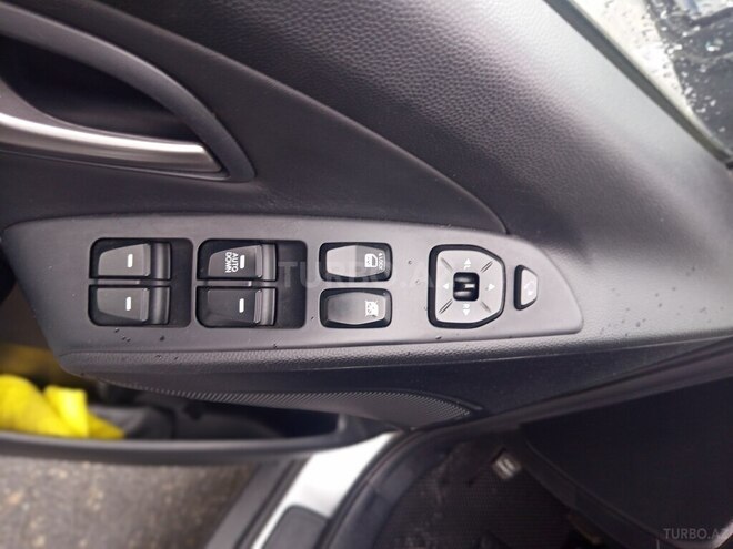Hyundai ix35 2011, 84,500 km - 2.0 л - Bakı