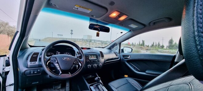 Kia Forte 2015, 241,402 km - 1.8 l - Saatlı