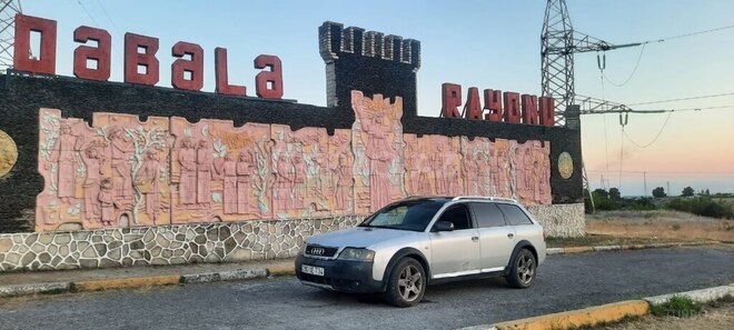 Audi A6 allroad 2002, 270,000 km - 2.7 l - Qəbələ