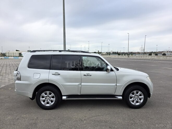 Mitsubishi Pajero 2011, 200,000 km - 3.5 l - Bakı
