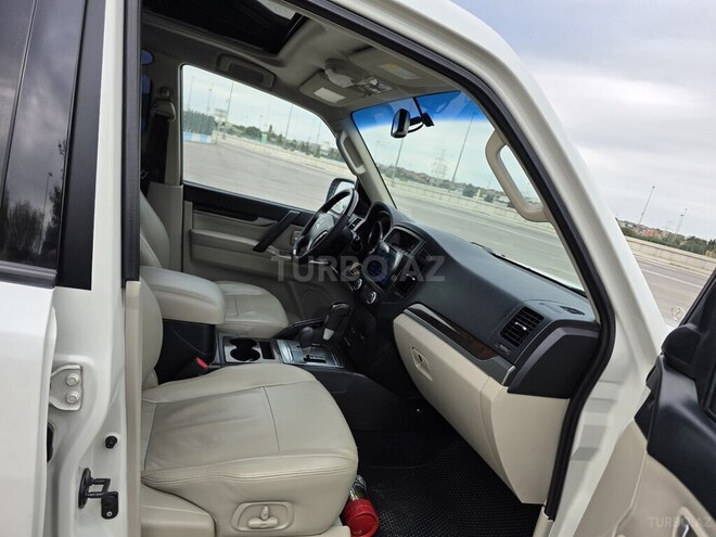 Mitsubishi Pajero 2011, 200,000 km - 3.5 l - Bakı