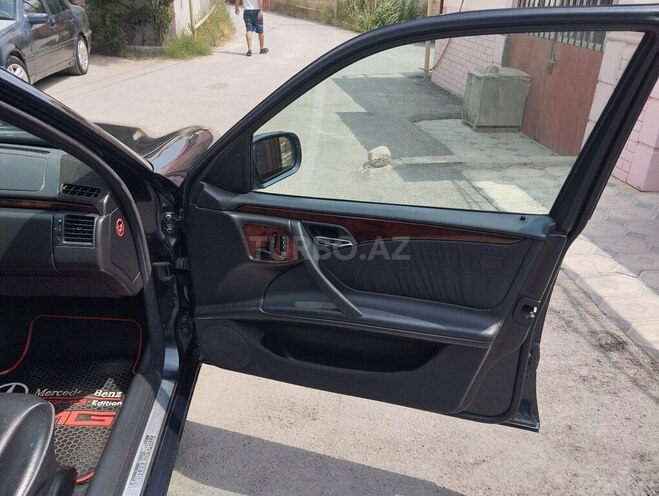 Mercedes E 320 2000, 379,063 km - 3.2 l - Bakı