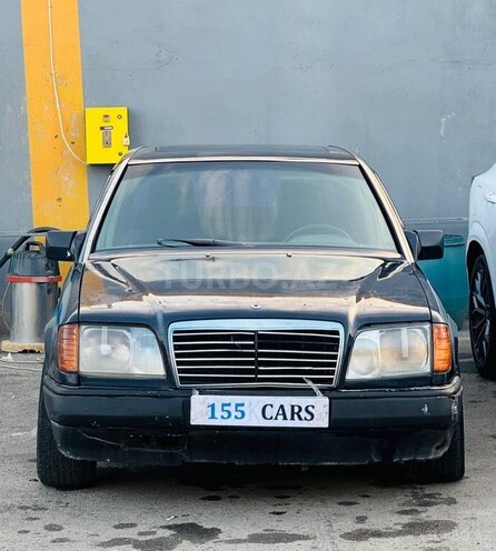 Mercedes E 220 1993, 357,412 km - 2.2 l - Bakı
