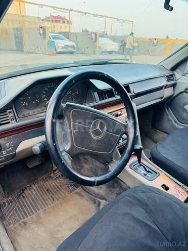 Mercedes E 220 1993, 357,412 km - 2.2 l - Bakı