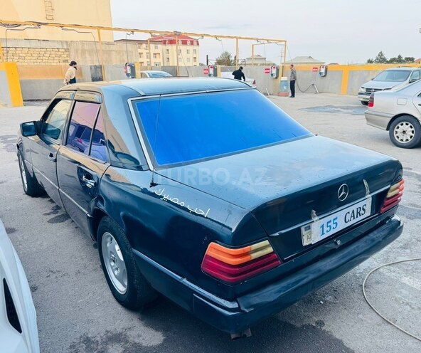 Mercedes E 220 1993, 357,412 km - 2.2 l - Bakı