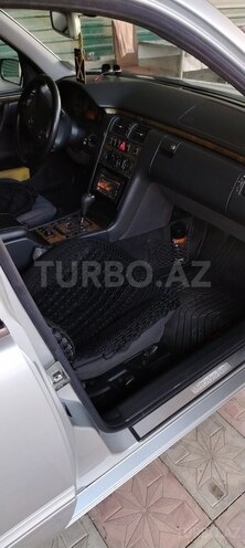 Mercedes E 270 1999, 490,000 km - 2.7 л - Biləsuvar