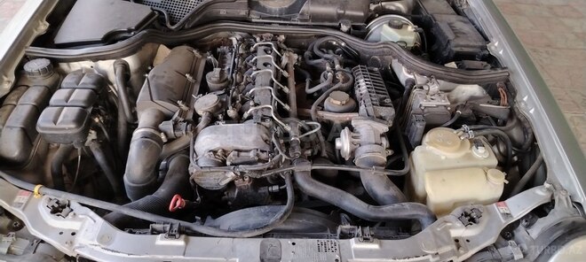 Mercedes E 270 1999, 490,000 km - 2.7 л - Biləsuvar