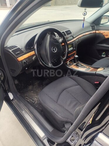 Mercedes E 220 2005, 306,000 km - 2.2 l - Bakı