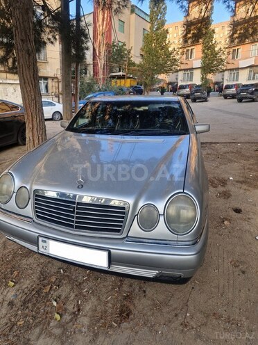Mercedes E 230 1995, 290,000 km - 2.3 l - Bakı