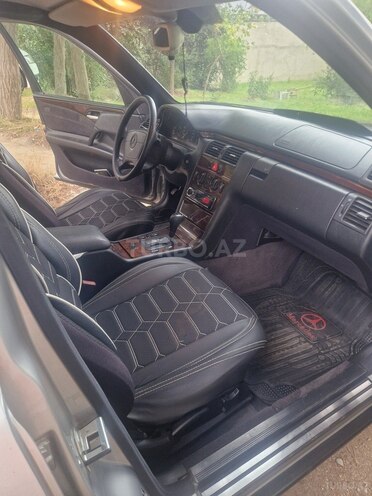Mercedes E 230 1995, 290,000 km - 2.3 l - Bakı