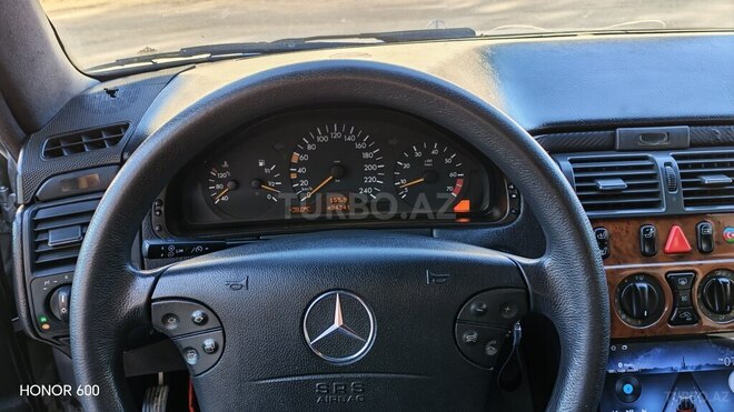 Mercedes E 240 1998, 404,341 km - 2.4 l - Bakı