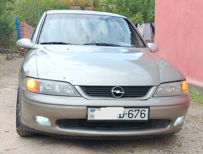 Opel Vectra 1997, 268,320 km - 1.6 l - Tovuz