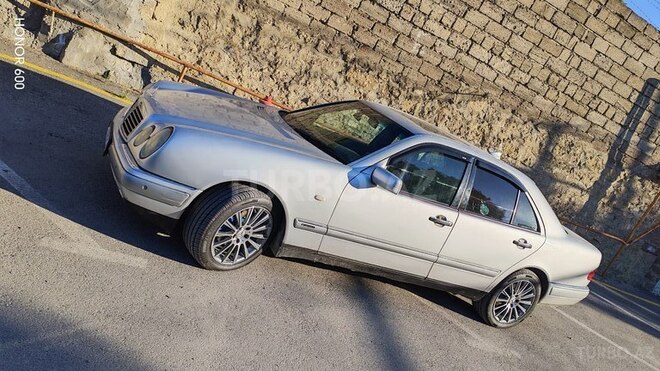 Mercedes E 240 1998, 404,341 km - 2.4 l - Bakı