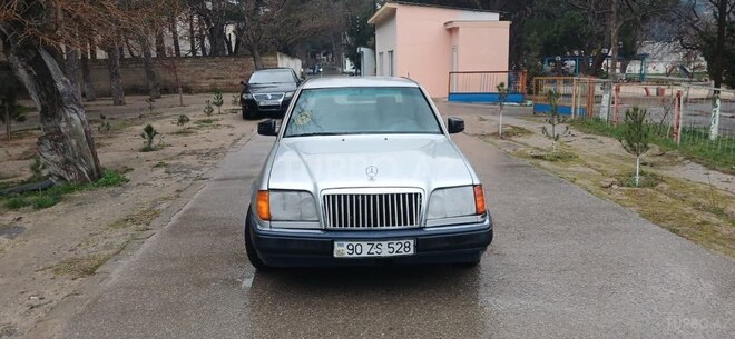 Mercedes E 220 1993, 274,555 km - 2.2 l - Sumqayıt