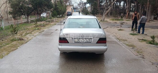 Mercedes E 220 1993, 274,555 km - 2.2 l - Sumqayıt